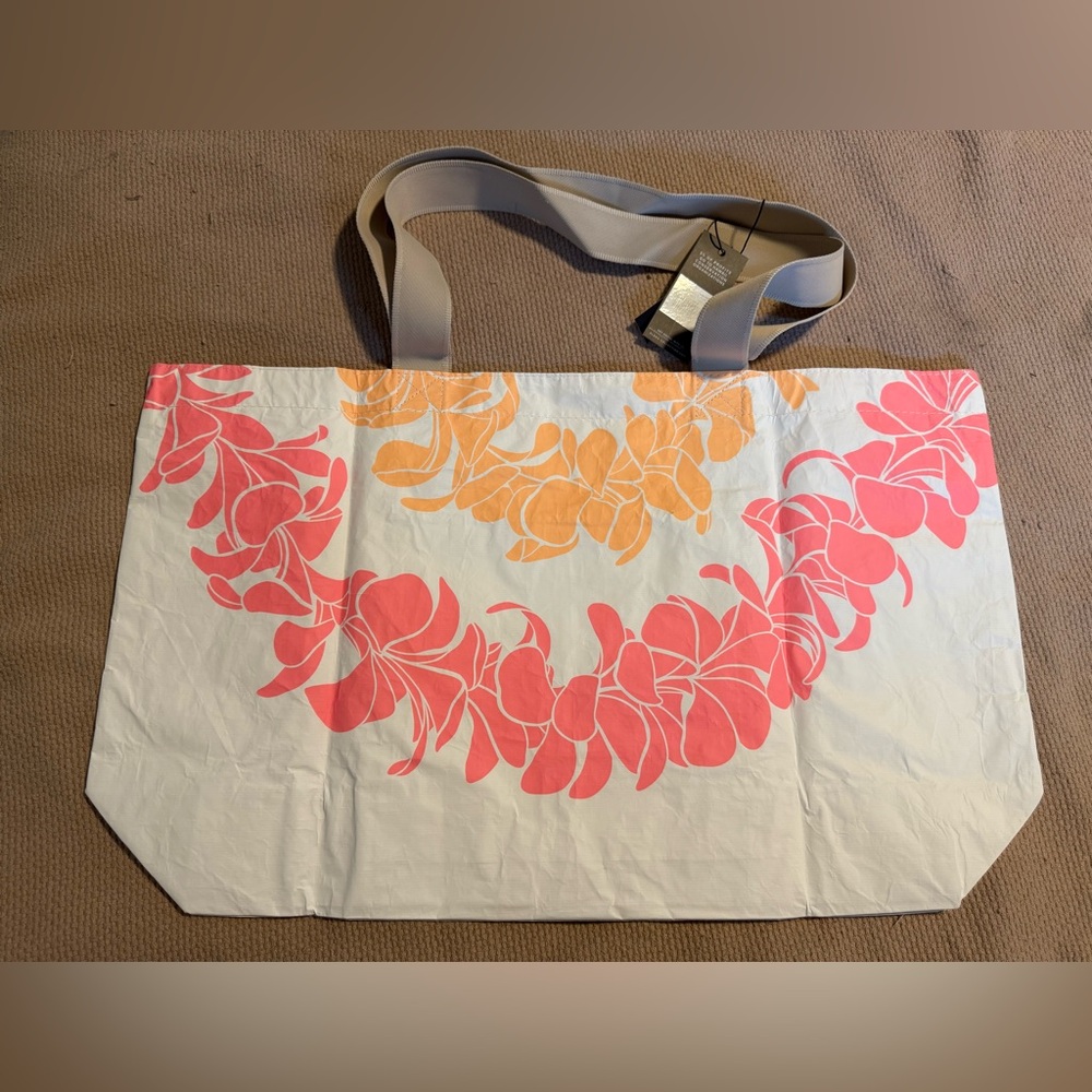 NWT ALOHA Collection Lucky 11 Limited Tropical Plumeria Lei Holo Holo Tote - Picture 3 of 4